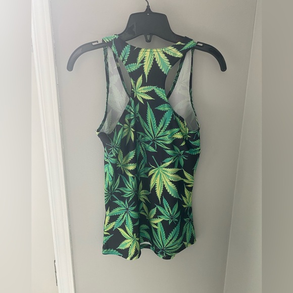 Green and black leaf print sleeveless camisole top ππ€ - Picture 2 of 6